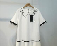 开网店怎样进衣服