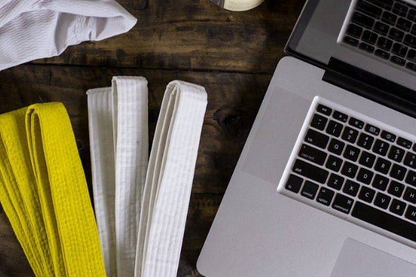 想开淘宝店怎么注册？一个人怎么开2个淘宝店？